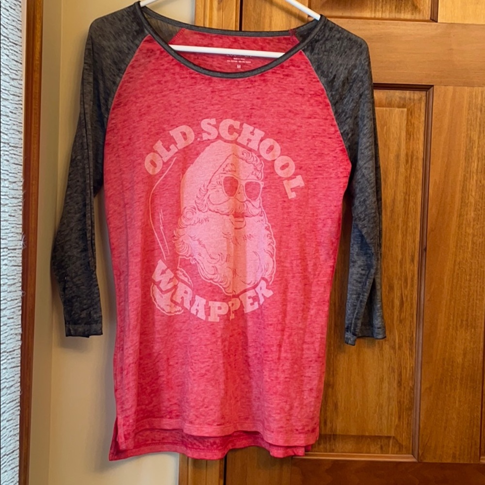 Zoe and Liv Christmas shirt “Old School Wrapper”